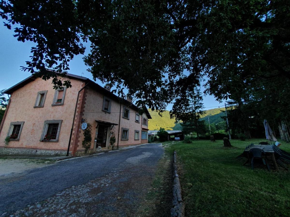 B&B Calecatine Rocca di Botte 外观 照片